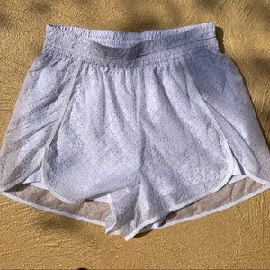 Lululemon Rare White Shorts 4